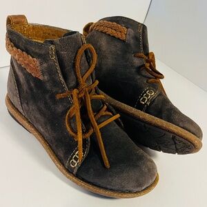 BORN Gray Suede Boots w/ Natural Leather Braid and Ties and Gum Soles, 8.5 EU 40